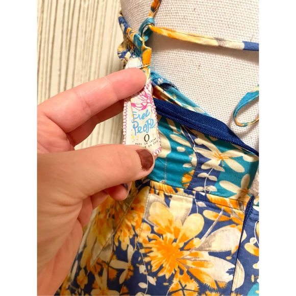 3 for $30 🌵 Free People Vintage Floral Dress - Picture 6 of 7